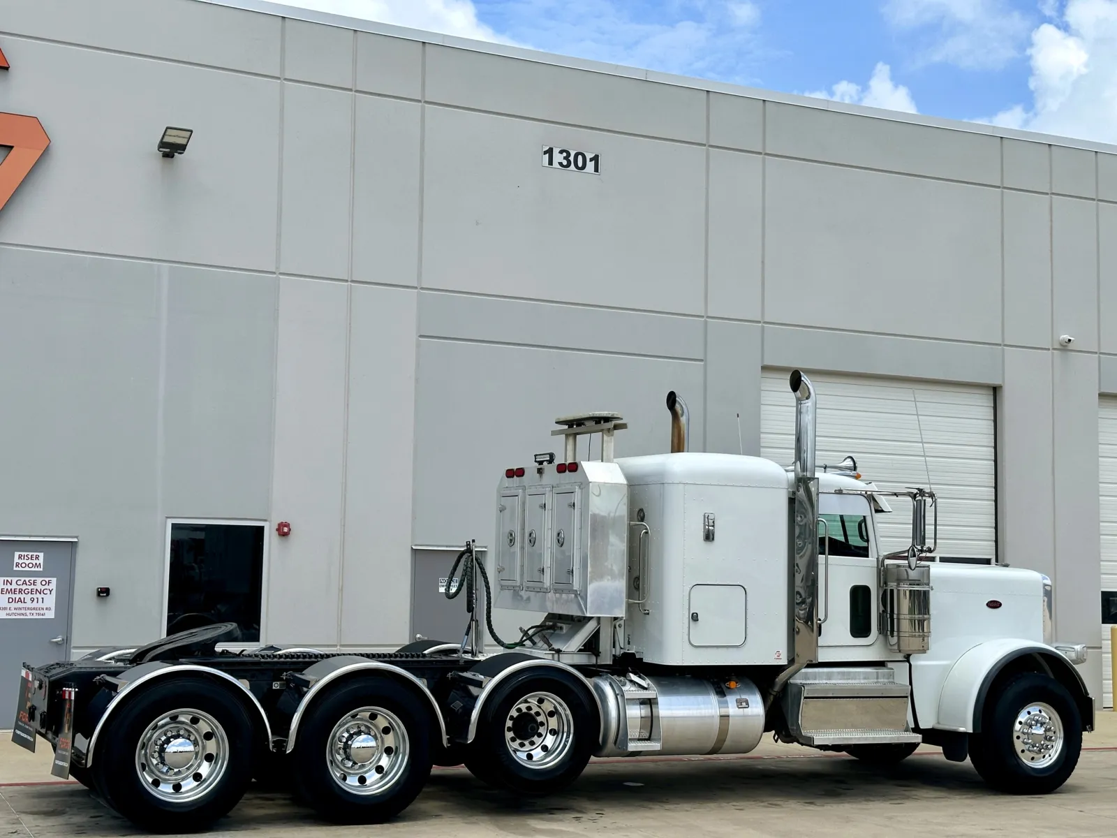 2022 Peterbilt 389 in Hutchins, TX — photo 5