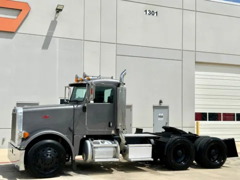 Photos of 2007 PETERBILT 378 for sale in Hutchins, TX at Forge Truck Centers - Texas