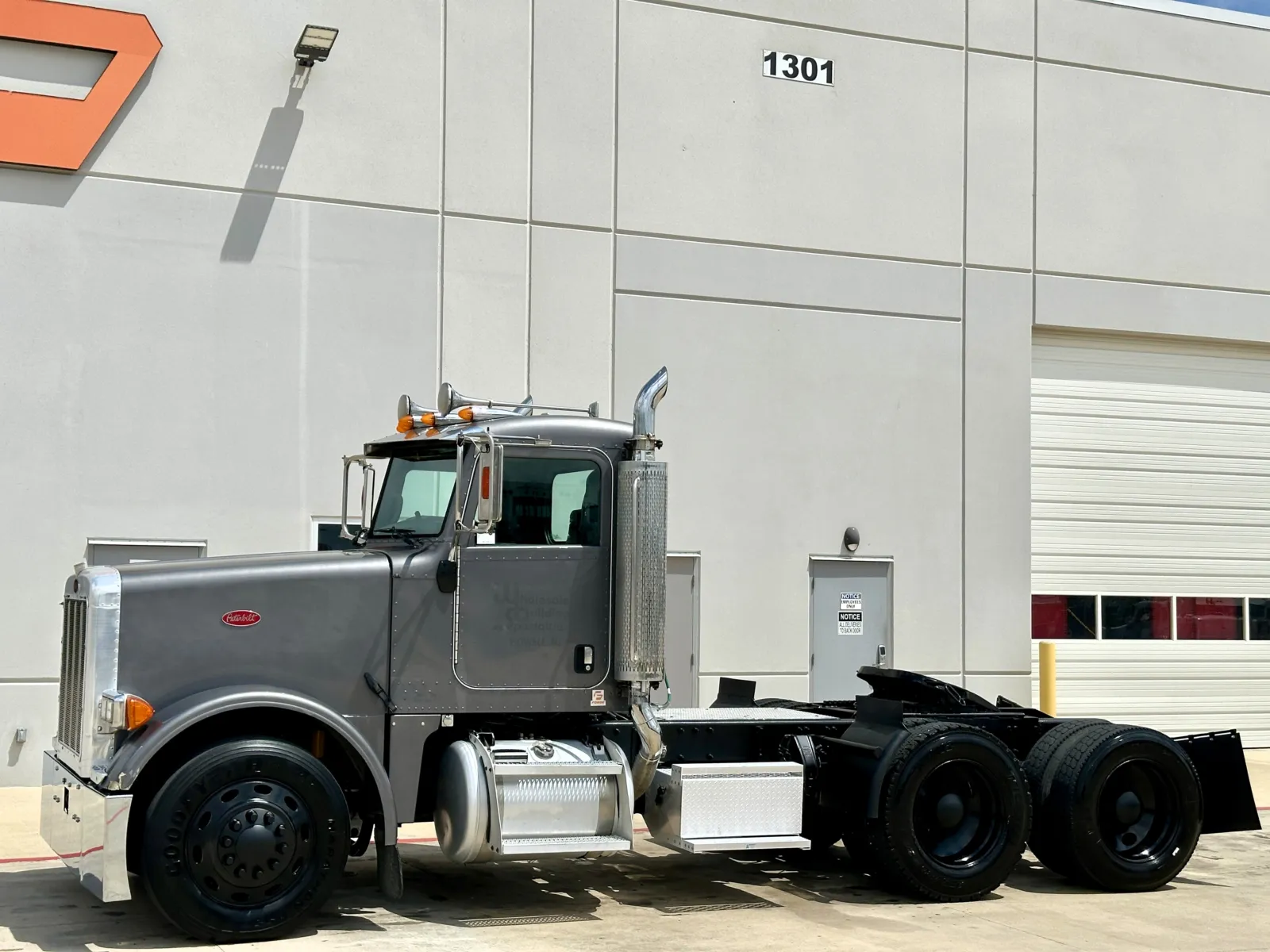 2007 Peterbilt in Hutchins, TX — photo 2
