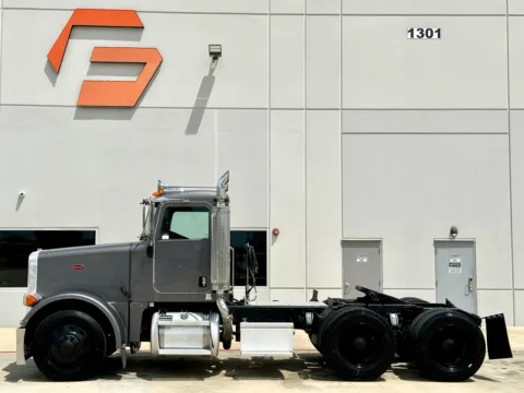 More photos of 2007 PETERBILT 378 at Forge Truck Centers - Texas, TX