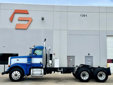 More photos of 2007 PETERBILT 378 at Forge Truck Centers - Texas, TX