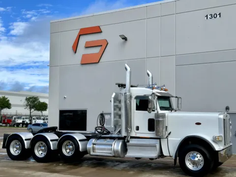 2019 PETERBILT 389 for sale in Hutchins, TX