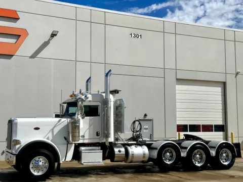 Photos of 2019 PETERBILT 389 for sale in Hutchins, TX at Forge Truck Centers - Texas