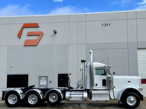 Another view of 2019 PETERBILT 389 for sale in Hutchins, TX at Forge Truck Centers - Texas