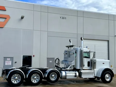 More photos of 2019 PETERBILT 389 at Forge Truck Centers - Texas, TX