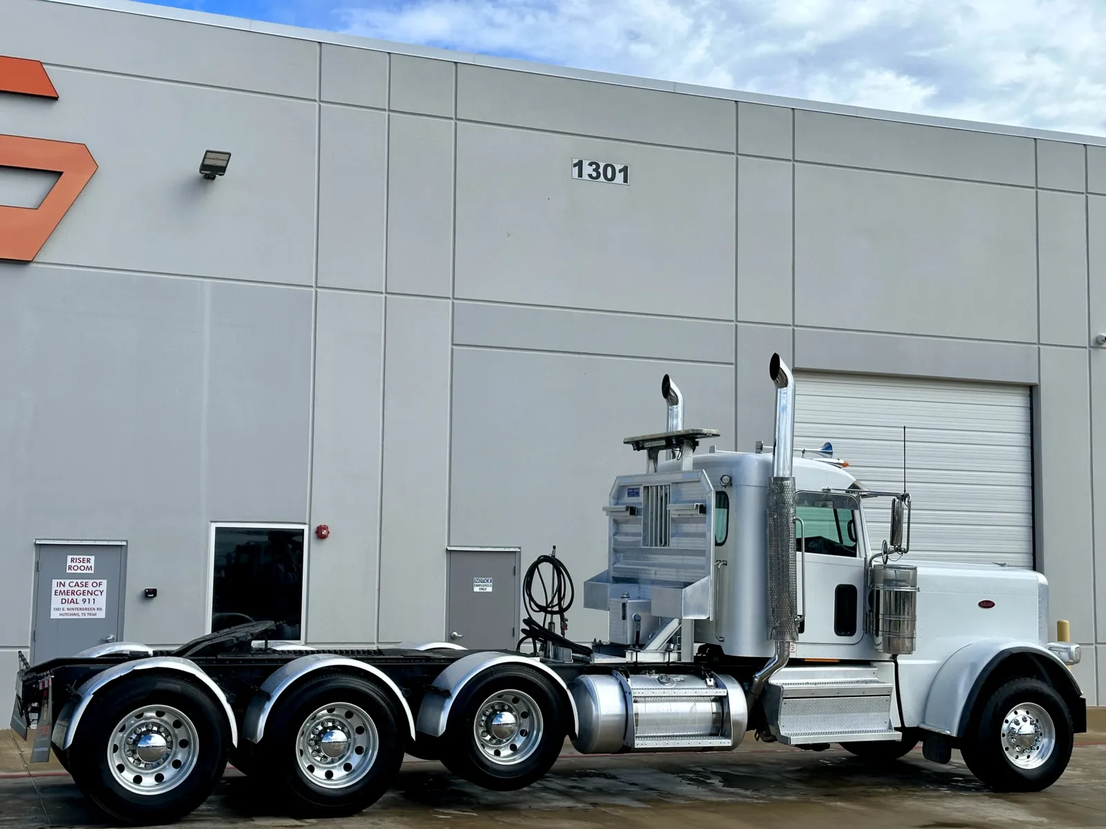 2019 Peterbilt 389 in Hutchins, TX — photo 5