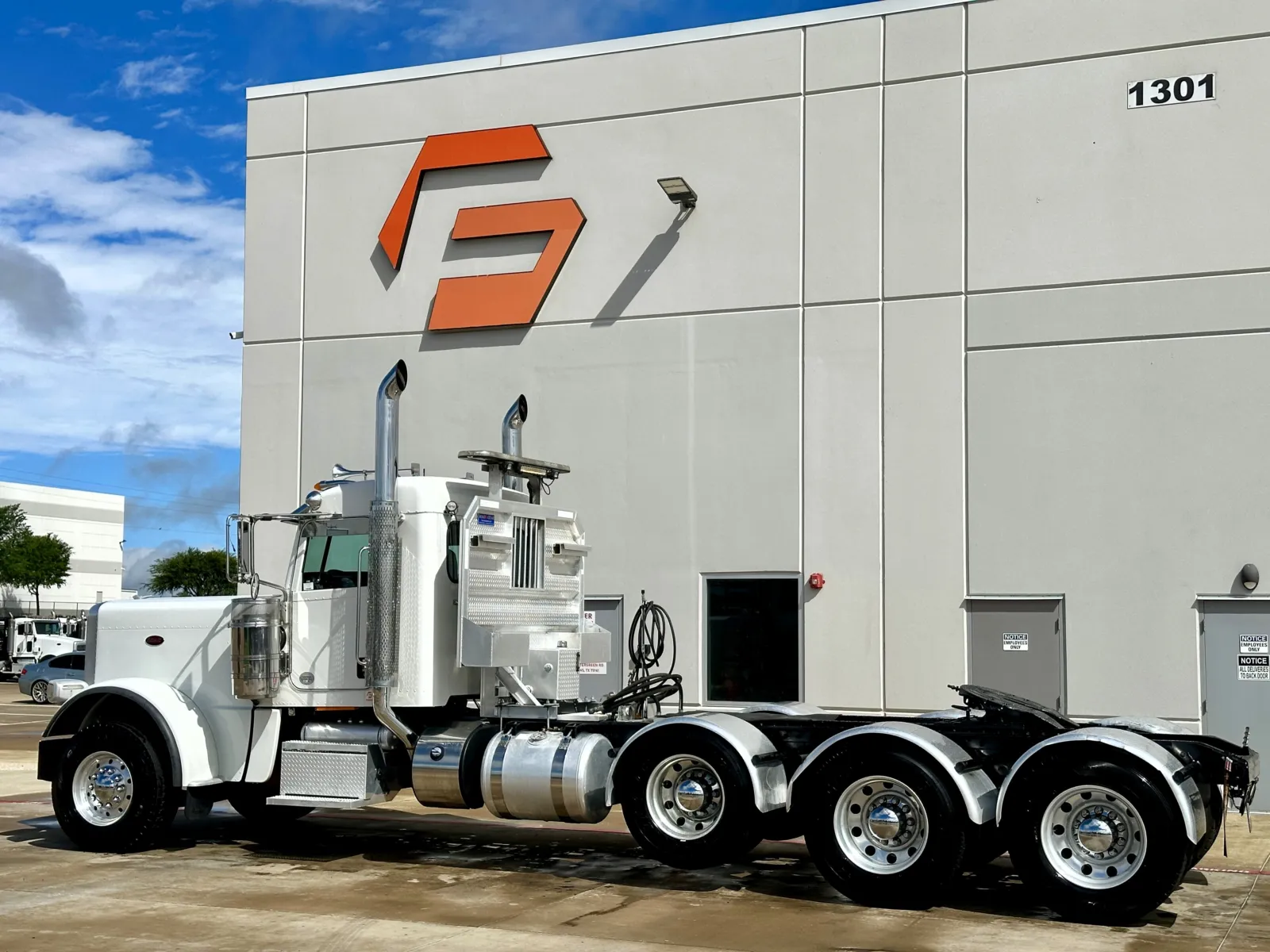 2019 Peterbilt 389 in Hutchins, TX — photo 6