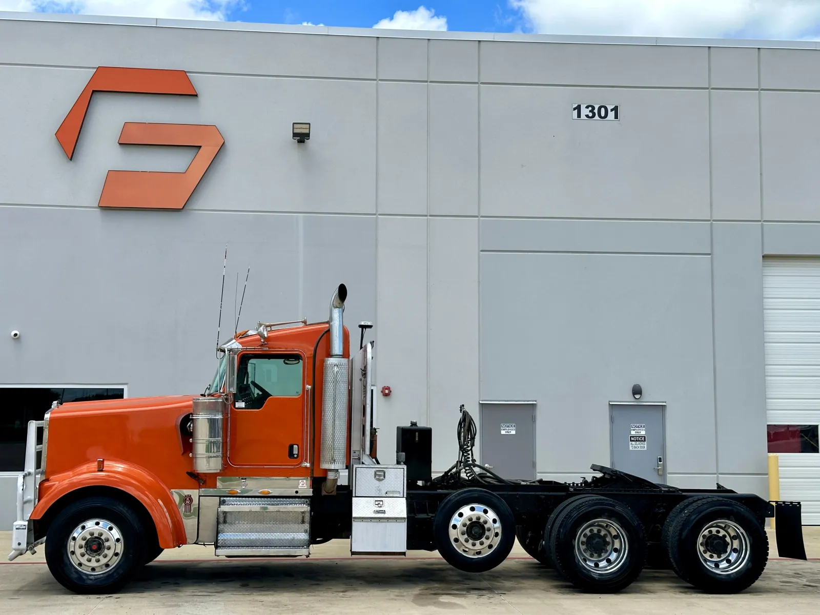 2007 Kenworth W900 in Hutchins, TX — photo 4