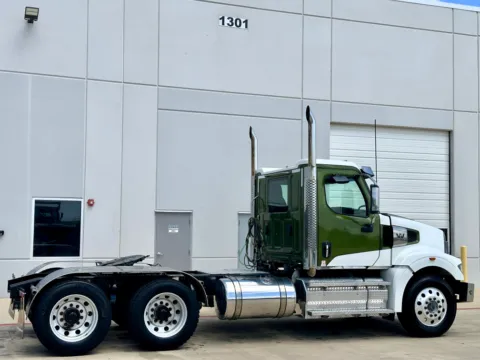 More photos of 2023 WESTERN STAR 4900 at Forge Truck Centers - Texas, TX