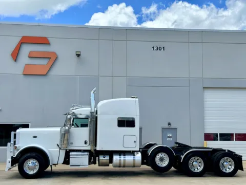 More photos of 2019 PETERBILT 389 at Forge Truck Centers - Texas, TX