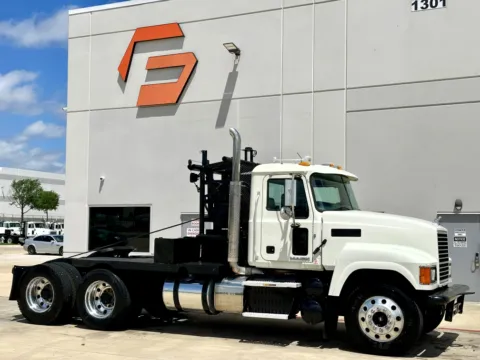 2015 MACK CHU613 for sale in Hutchins, TX