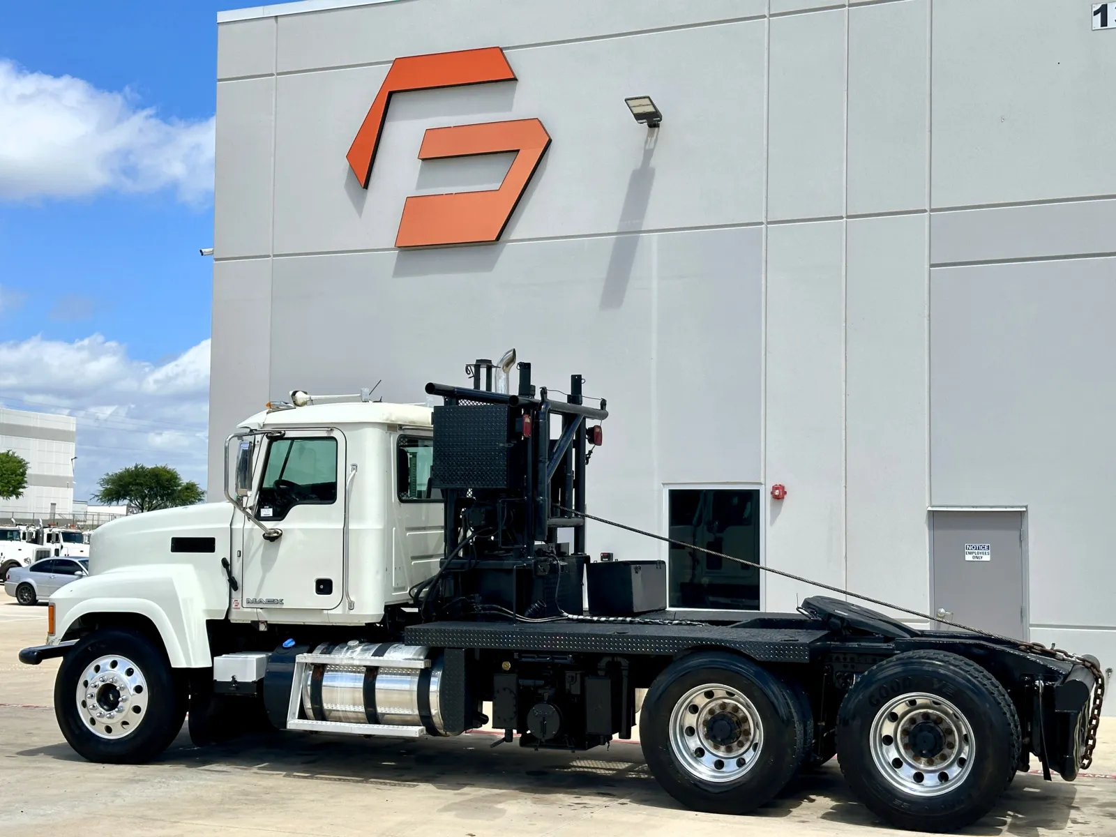 2015 Mack Pinnacle in Hutchins, TX — photo 6