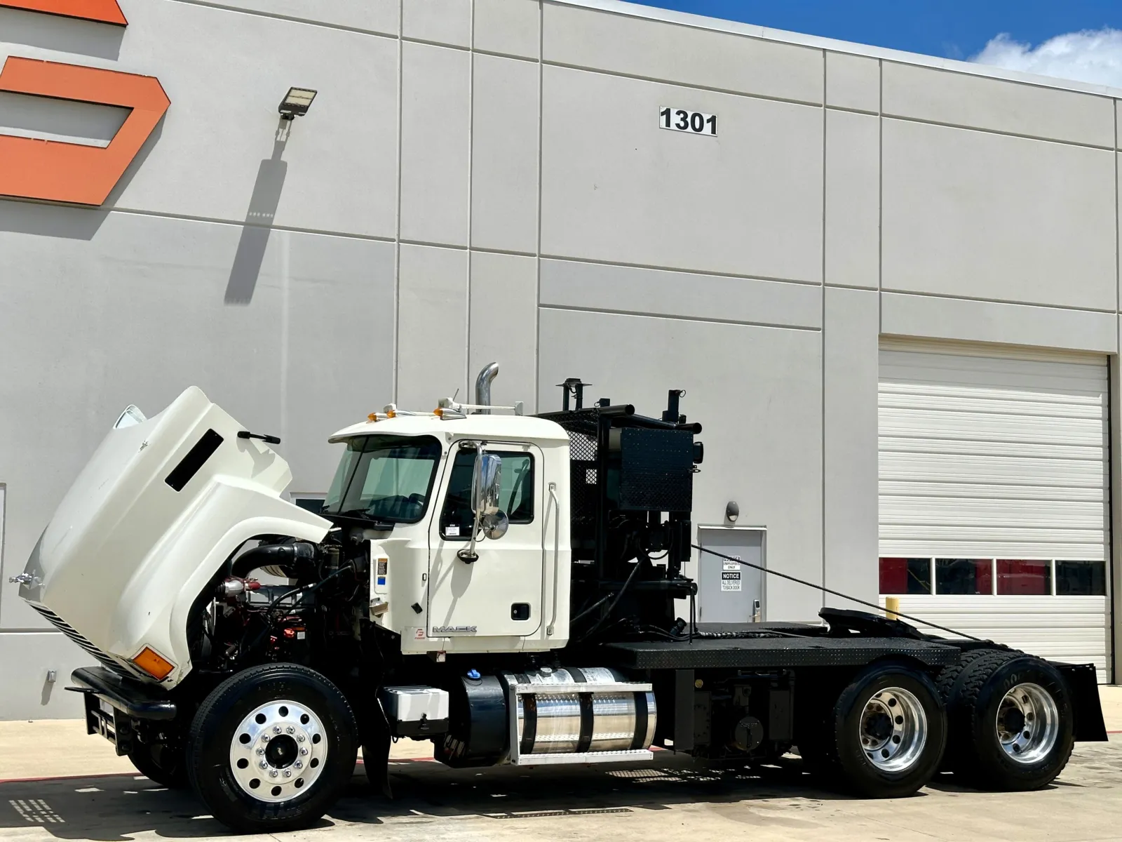 2015 Mack Pinnacle in Hutchins, TX — photo 8