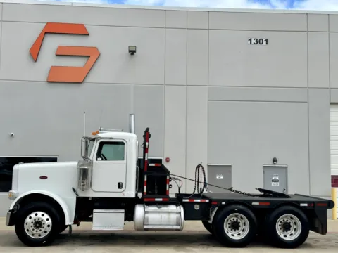 Photos of 2009 PETERBILT 388 for sale in Hutchins, TX at Forge Truck Centers - Texas