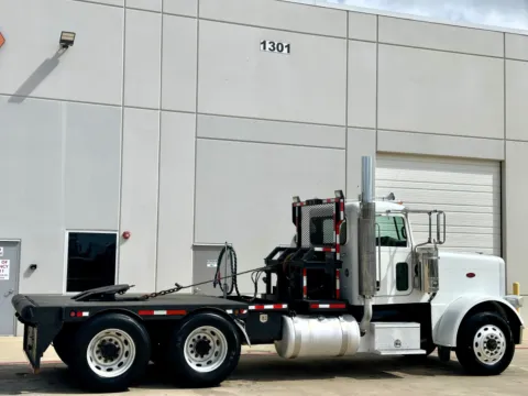 More photos of 2009 PETERBILT 388 at Forge Truck Centers - Texas, TX