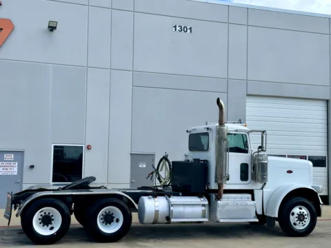 More photos of 2013 PETERBILT 388 at Forge Truck Centers - Texas, TX