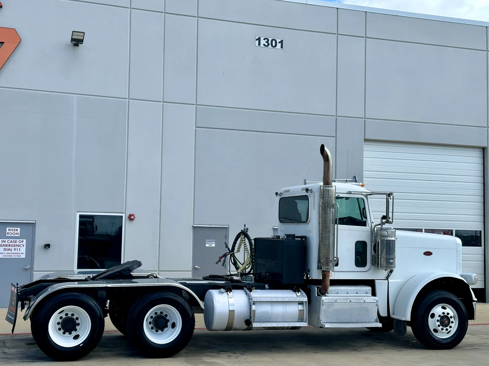 2013 Peterbilt 388 in Hutchins, TX — photo 5
