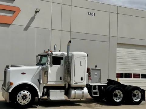 Photos of 2006 PETERBILT 378 for sale in Hutchins, TX at Forge Truck Centers - Texas