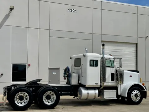 More photos of 2006 PETERBILT 378 at Forge Truck Centers - Texas, TX