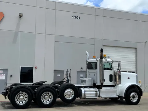 More photos of 2018 PETERBILT 389 at Forge Truck Centers - Texas, TX