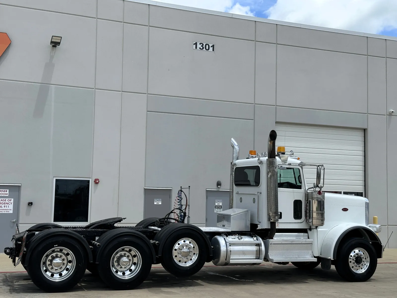 2018 Peterbilt 389 in Hutchins, TX — photo 5