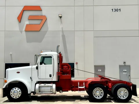 More photos of 2006 PETERBILT 378 at Forge Truck Centers - Texas, TX