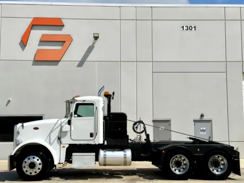 More photos of 2015 PETERBILT 367 at Forge Truck Centers - Texas, TX