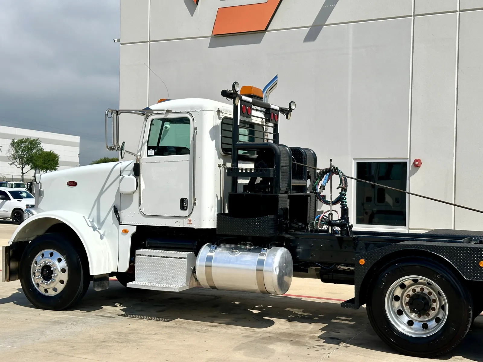 2015 Peterbilt 367 in Hutchins, TX — photo 8