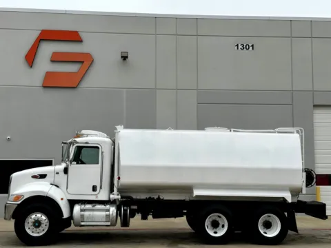 More photos of 2015 PETERBILT 348 at Forge Truck Centers - Texas, TX