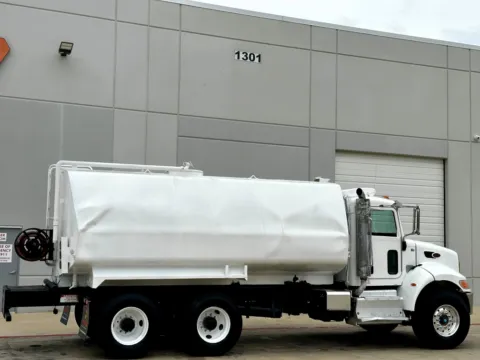 More photos of 2015 PETERBILT 348 at Forge Truck Centers - Texas, TX