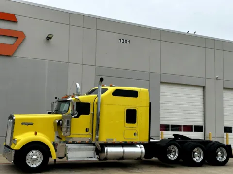 Photos of 2004 KENWORTH W900 for sale in Hutchins, TX at Forge Truck Centers - Texas