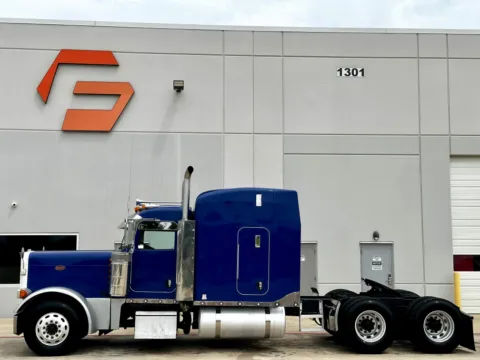 More photos of 2006 PETERBILT 379 at Forge Truck Centers - Texas, TX