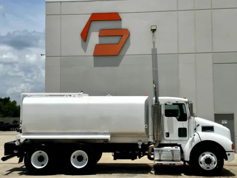 Another view of 2007 KENWORTH T300 for sale in Hutchins, TX at Forge Truck Centers - Texas