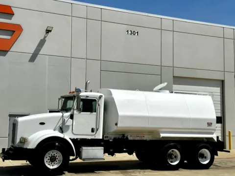 Photos of 2006 PETERBILT 357 for sale in Hutchins, TX at Forge Truck Centers - Texas