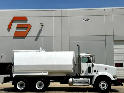 Another view of 2006 PETERBILT 357 for sale in Hutchins, TX at Forge Truck Centers - Texas