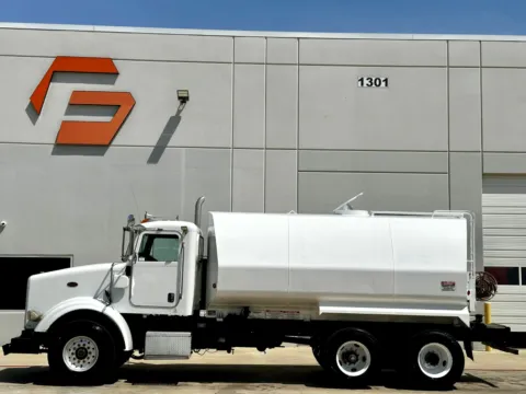 More photos of 2006 PETERBILT 357 at Forge Truck Centers - Texas, TX