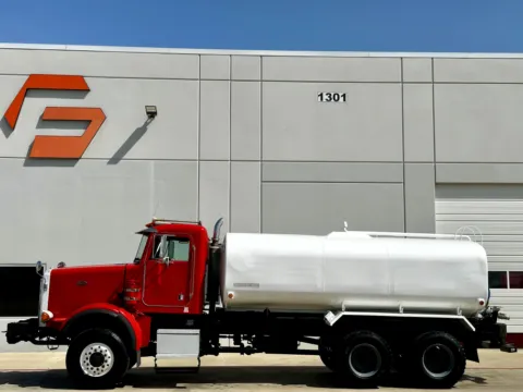 More photos of 1998 PETERBILT 357 at Forge Truck Centers - Texas, TX