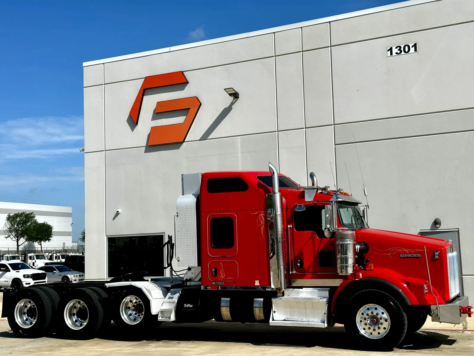 2015 KENWORTH T800 for sale in Hutchins, TX