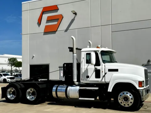 2012 MACK CHU613 for sale in Hutchins, TX