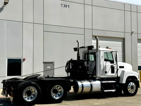 More photos of 2012 MACK CHU613 at Forge Truck Centers - Texas, TX