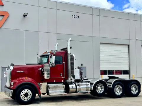 Photos of 2016 KENWORTH W900 for sale in Hutchins, TX at Forge Truck Centers - Texas