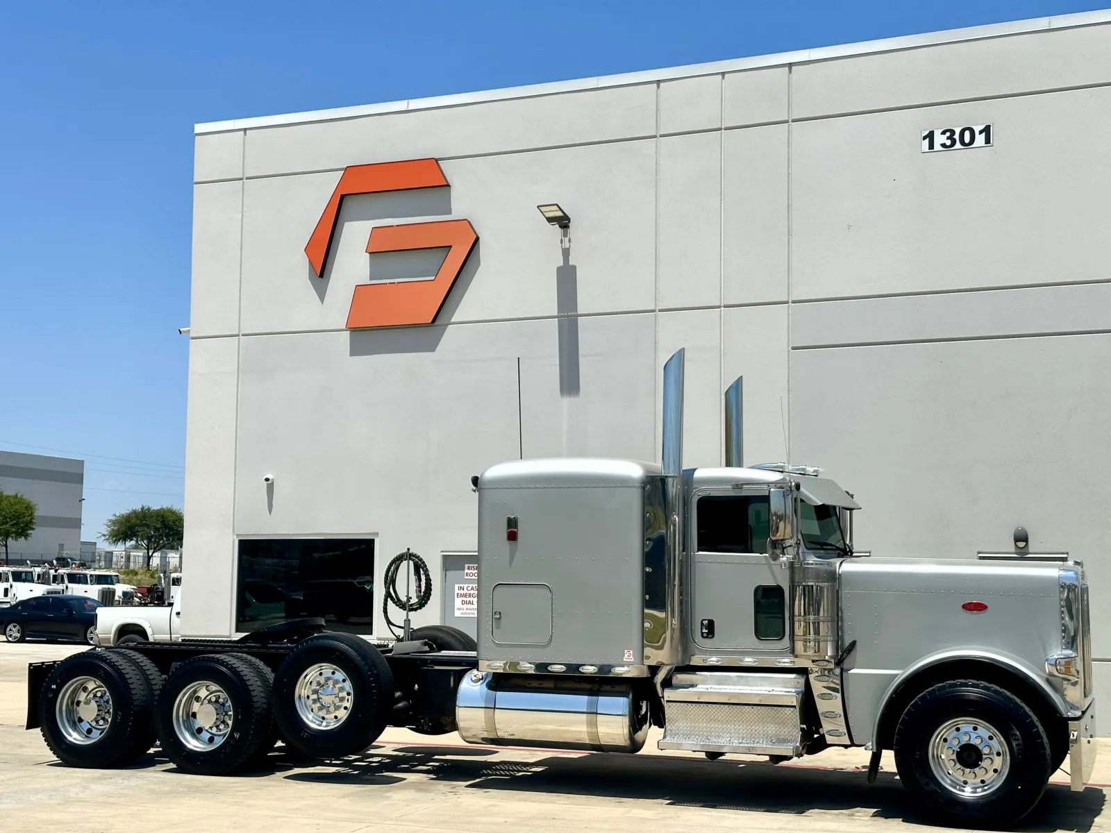 2020 PETERBILT 389 for sale in Hutchins, TX