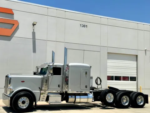 Photos of 2020 PETERBILT 389 for sale in Hutchins, TX at Forge Truck Centers - Texas