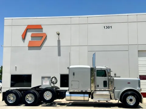 Another view of 2020 PETERBILT 389 for sale in Hutchins, TX at Forge Truck Centers - Texas