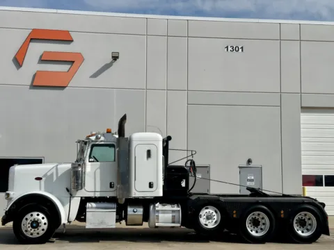 More photos of 2013 PETERBILT 388 at Forge Truck Centers - Texas, TX