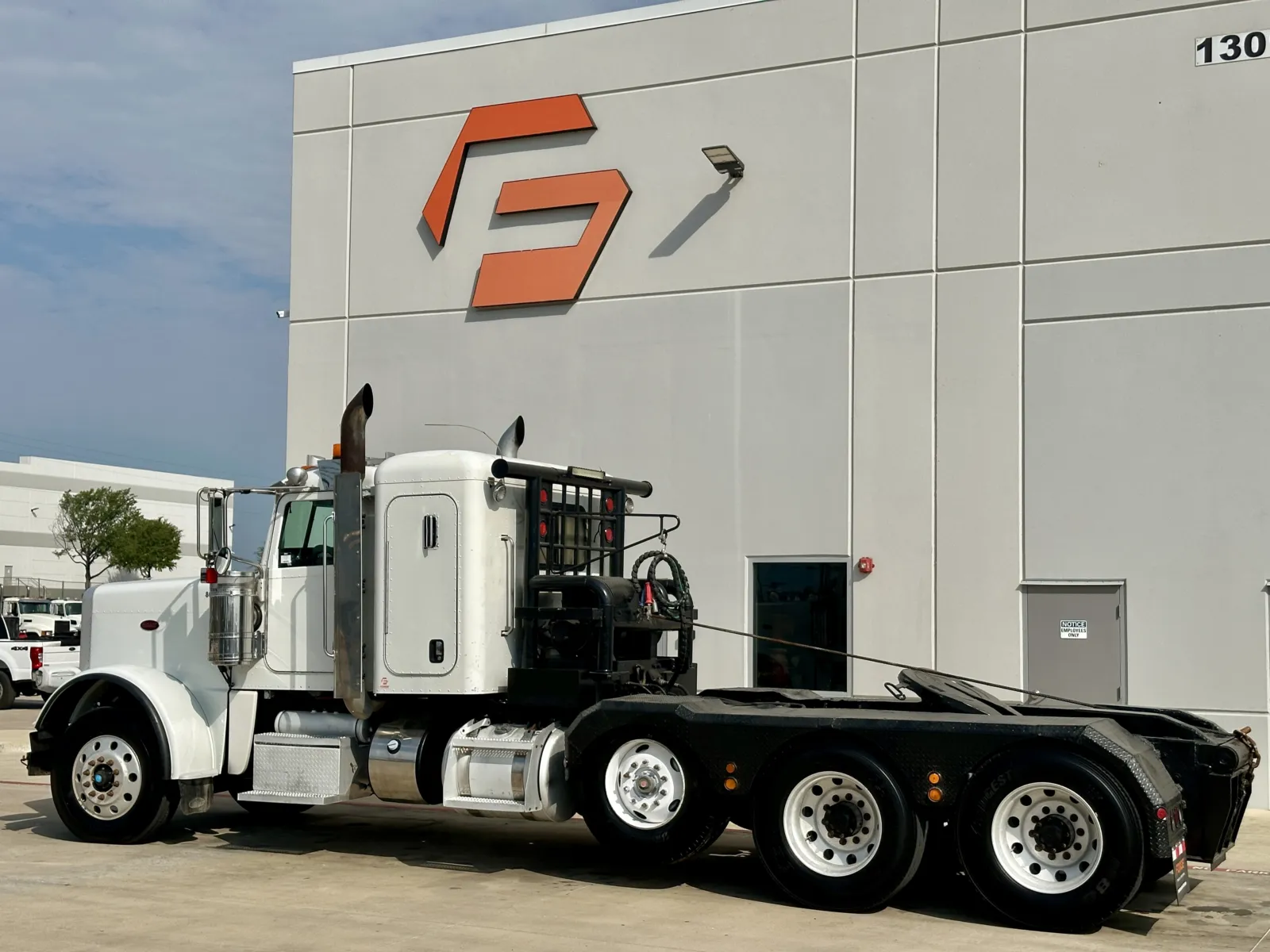 2013 Peterbilt 388 in Hutchins, TX — photo 6