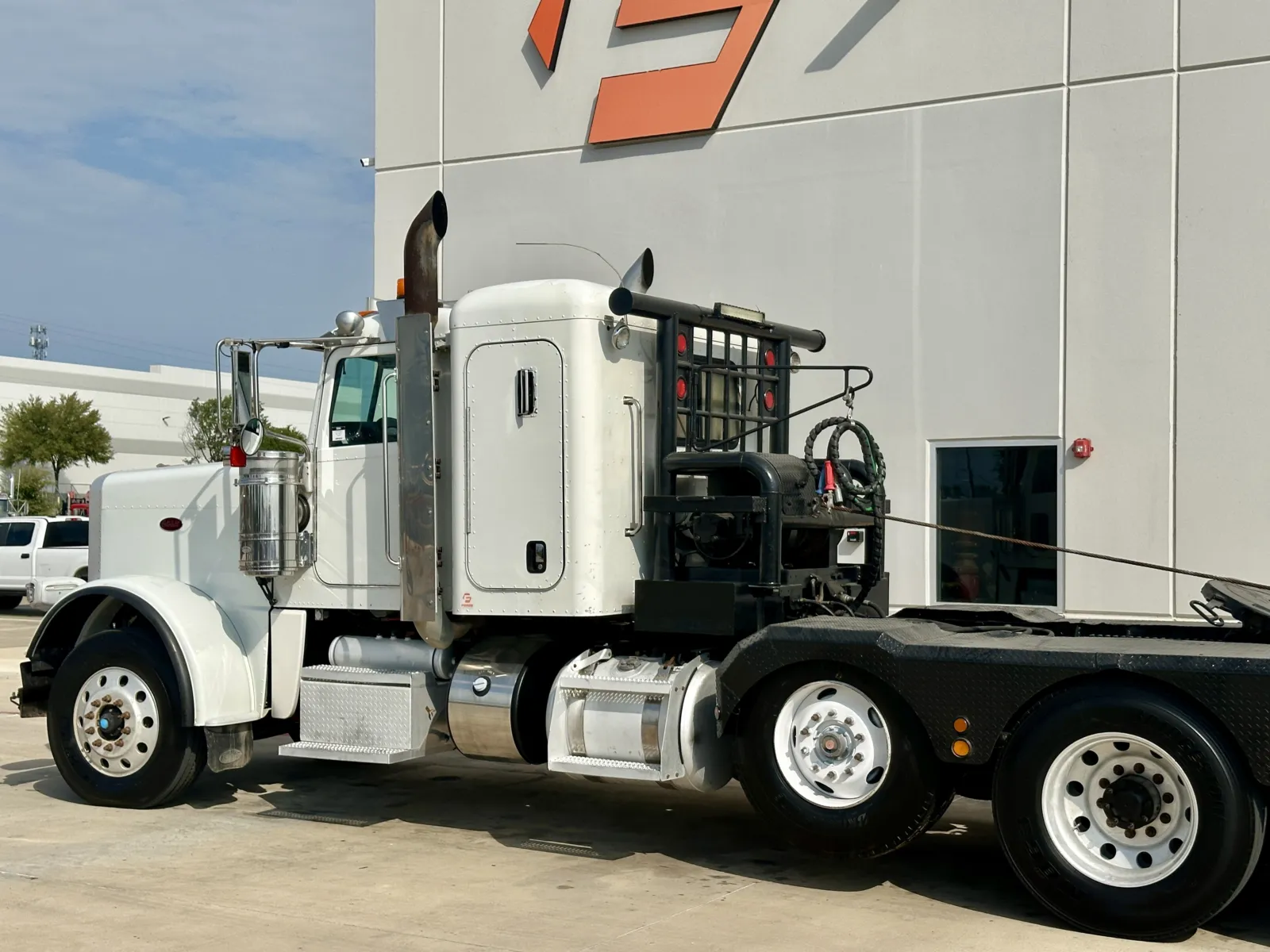 2013 Peterbilt 388 in Hutchins, TX — photo 8