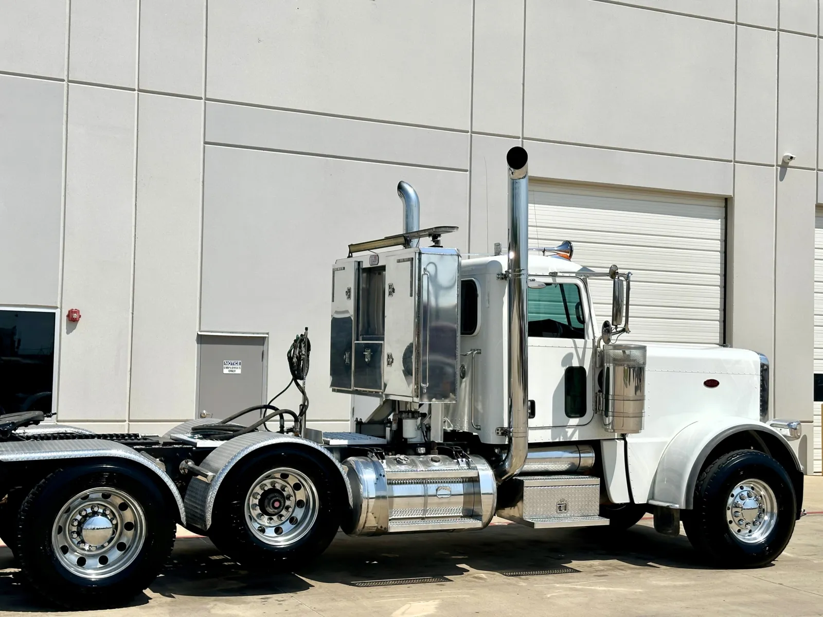 2017 Peterbilt 389 in Hutchins, TX — photo 7