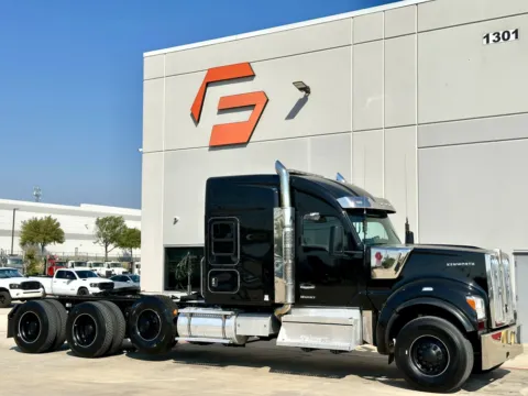 2025 KENWORTH W990 for sale in Hutchins, TX