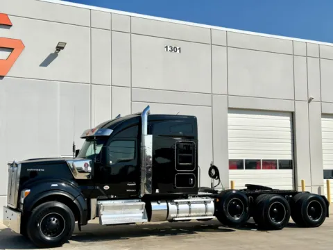Photos of 2025 KENWORTH W990 for sale in Hutchins, TX at Forge Truck Centers - Texas